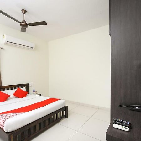 Capital O 16507 The Lawns Hotel Tada Ngoại thất bức ảnh