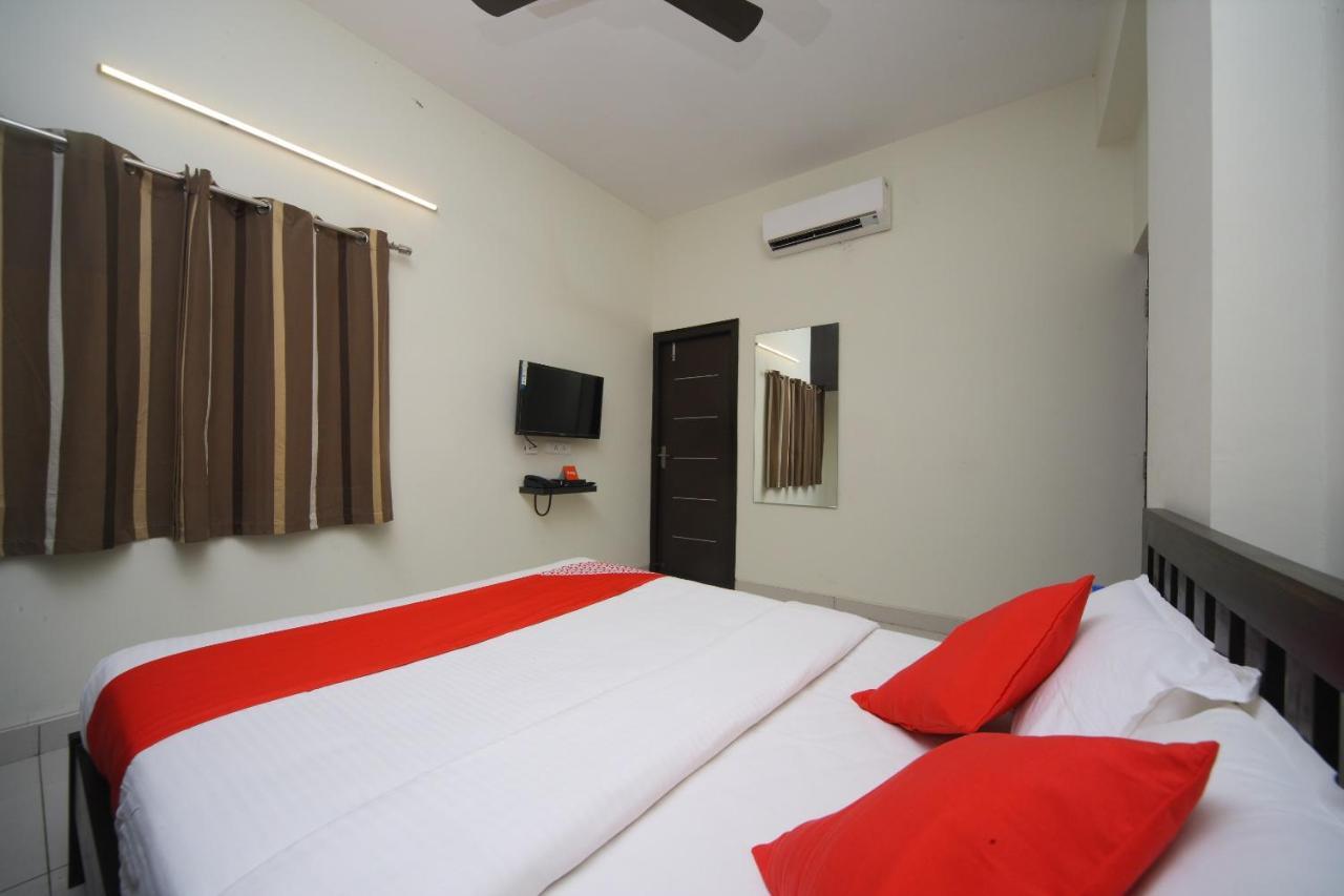 Capital O 16507 The Lawns Hotel Tada Ngoại thất bức ảnh