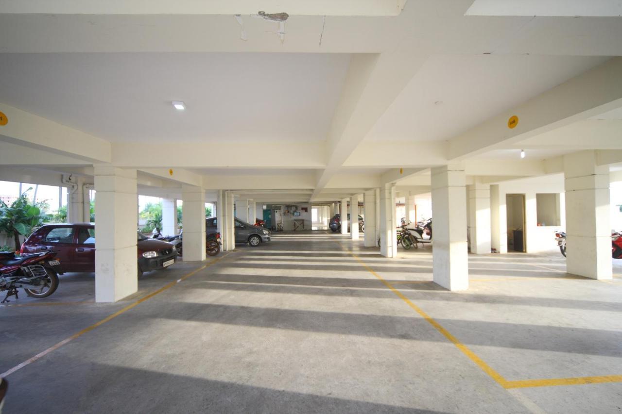 Capital O 16507 The Lawns Hotel Tada Ngoại thất bức ảnh