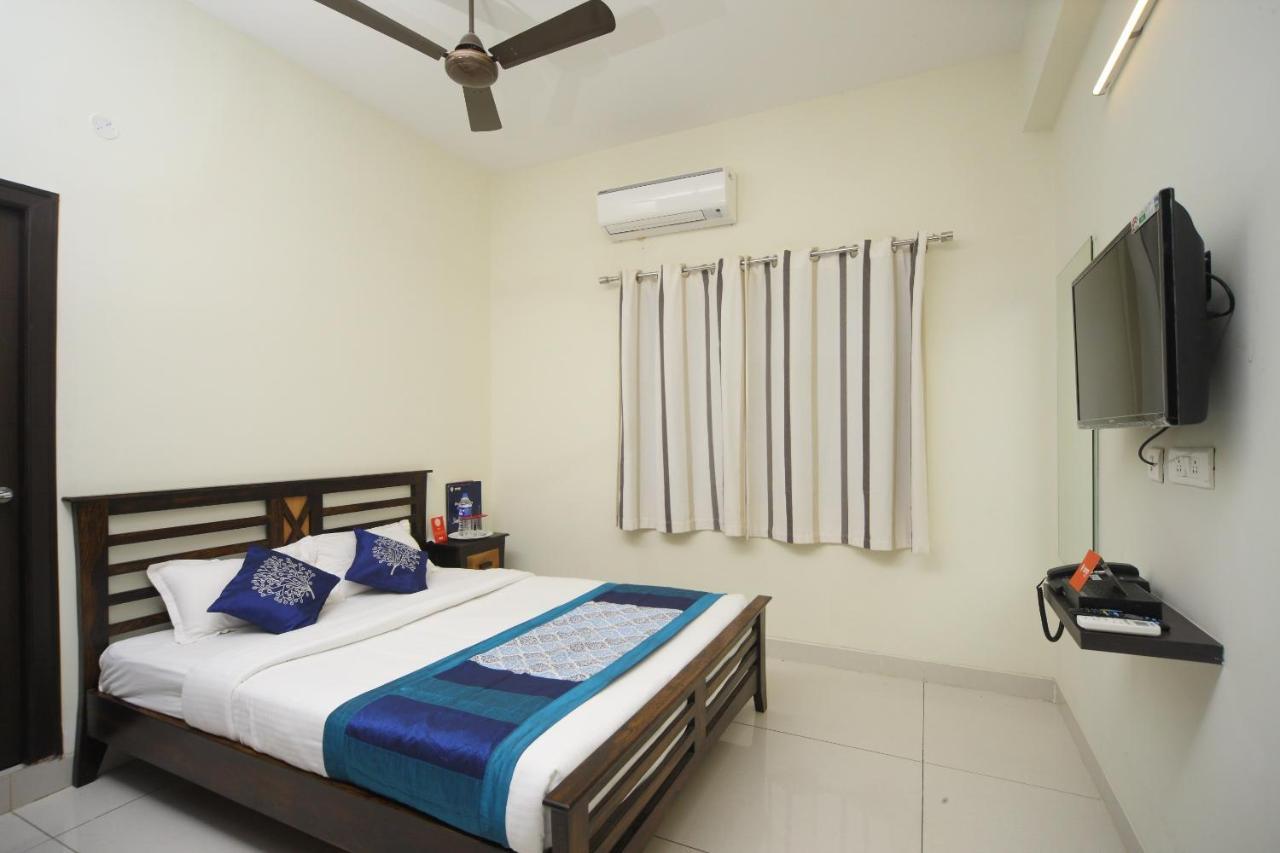 Capital O 16507 The Lawns Hotel Tada Ngoại thất bức ảnh