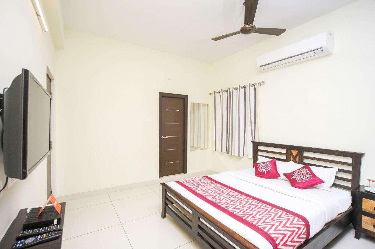 Capital O 16507 The Lawns Hotel Tada Ngoại thất bức ảnh