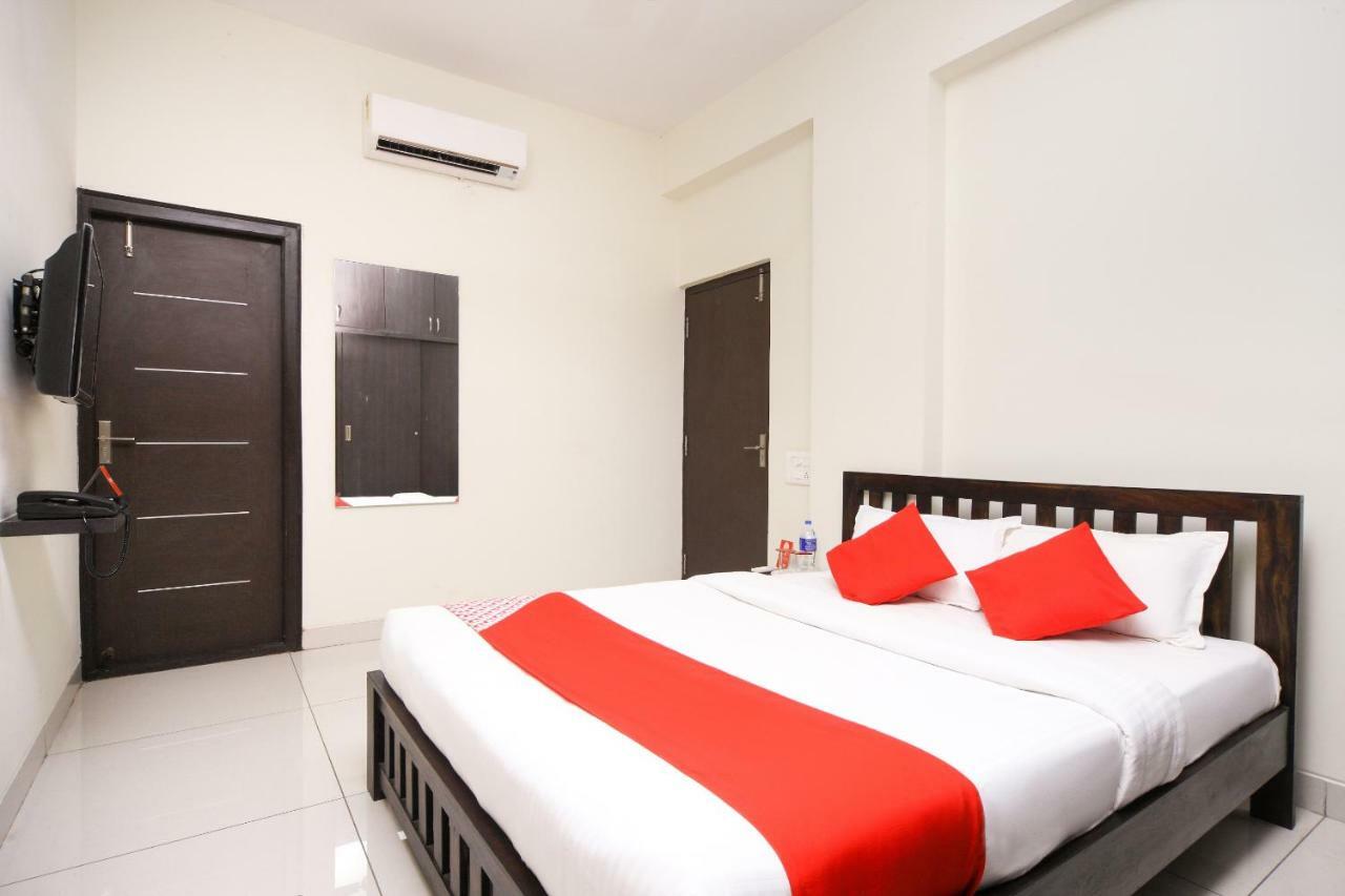 Capital O 16507 The Lawns Hotel Tada Ngoại thất bức ảnh